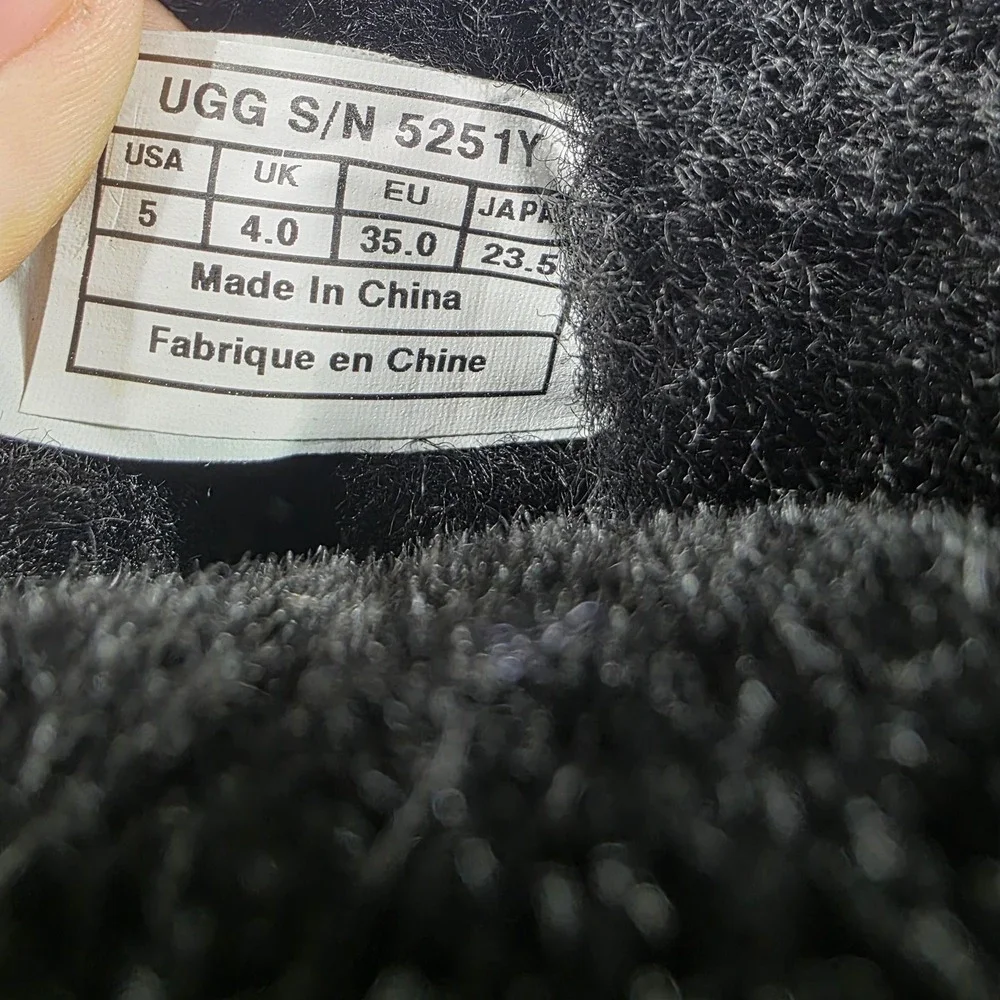 UGG Australia Women's Black Suede Sheepskin‎ Lined Boots Size 5